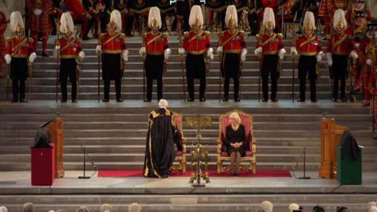 Kraliçe 2. Elizabeth'in ölümünün ardından İngiliz Kraliyetinde unvanlar da değişti