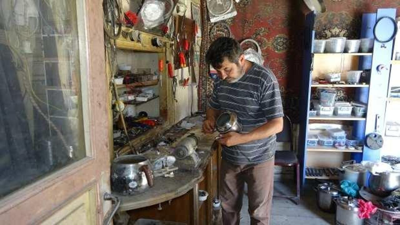 Yok olmaya y&uuml;z tutmuş 'demlik&ccedil;ilik' mesleğini gelecek yeni nesillere aktarmak istiyor