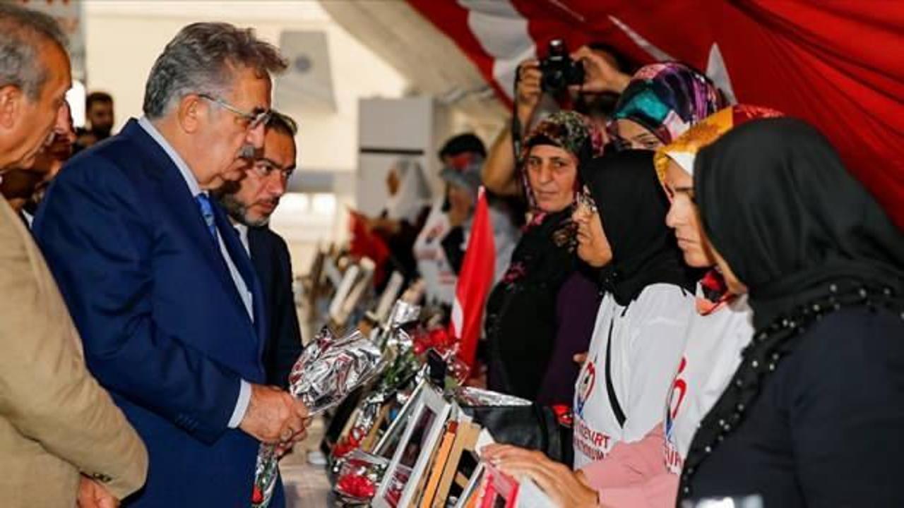 AK Parti Genel Başkan Yardımcısı Yazıcı, Diyarbakır annelerini ziyaret etti