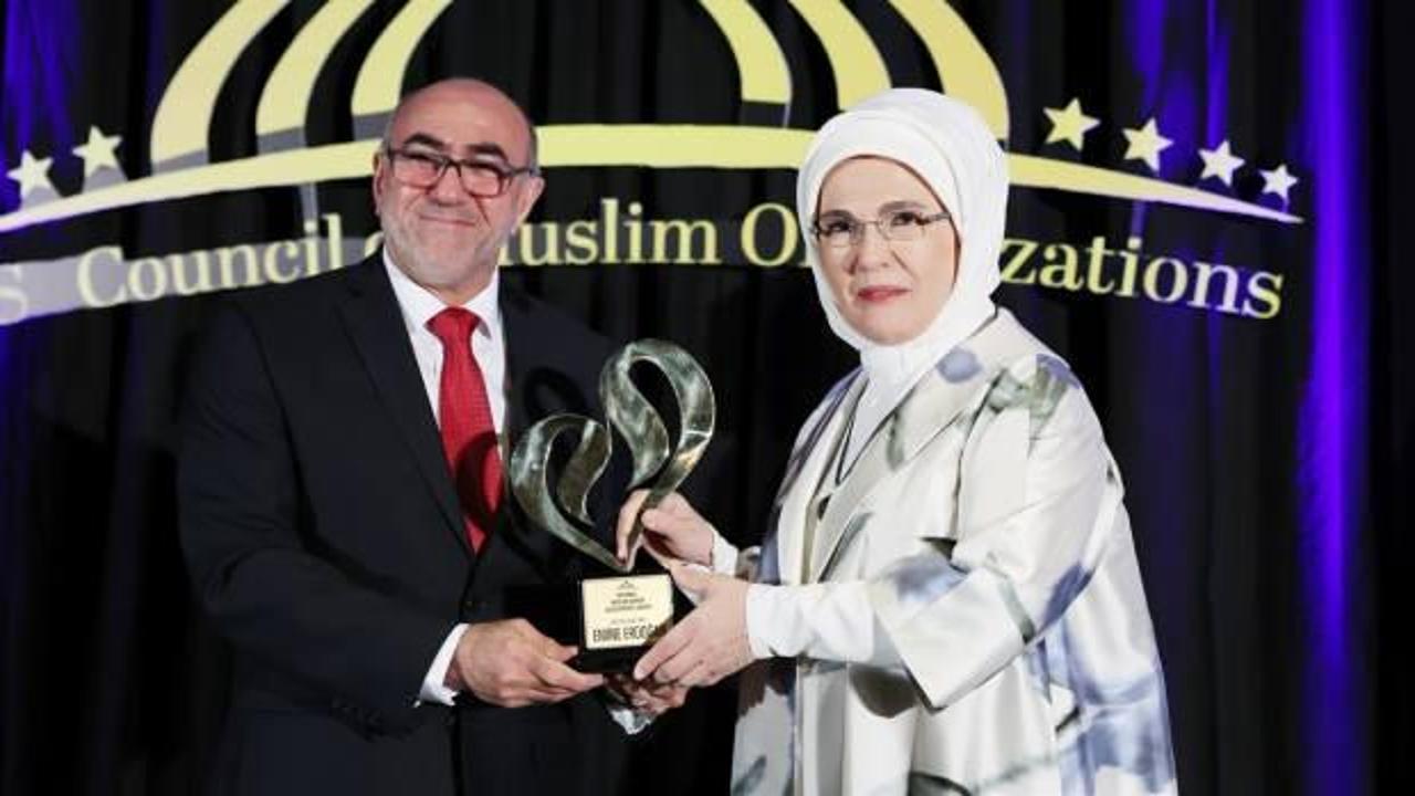 Emine Erdoğan'a ABD'de &ouml;d&uuml;l