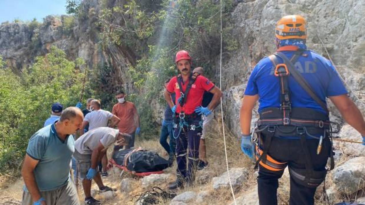 Gezintiye diye &ccedil;ıktı, 70 metrelik u&ccedil;urumdan aşağı d&uuml;şerek can verdi
