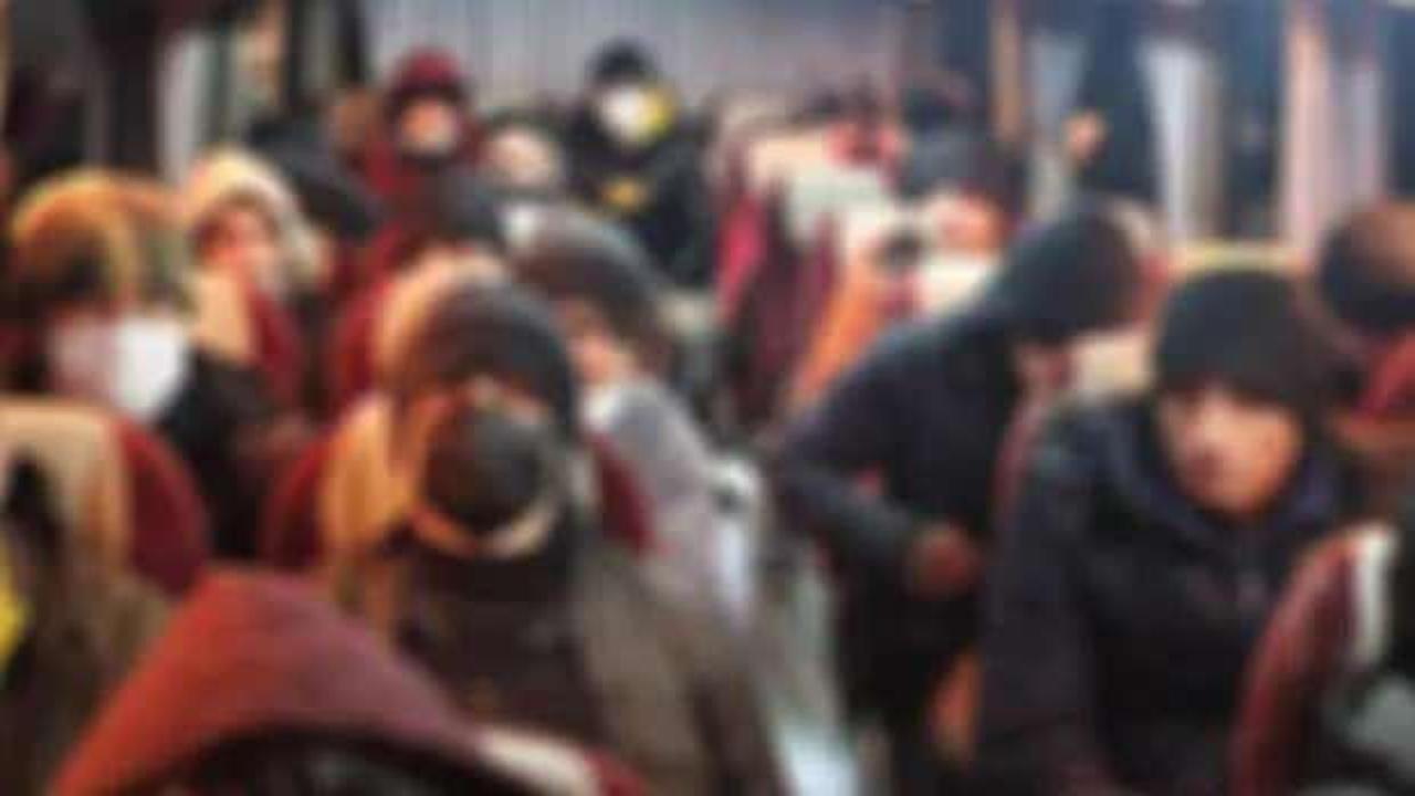 Kocaeli'de bir araçta 6 düzensiz göçmen yakalandı