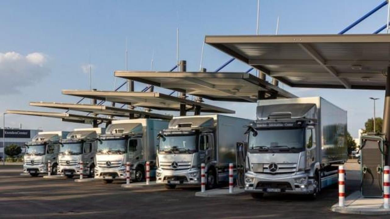 Mercedes, Çin'de kamyon üretimine başladı