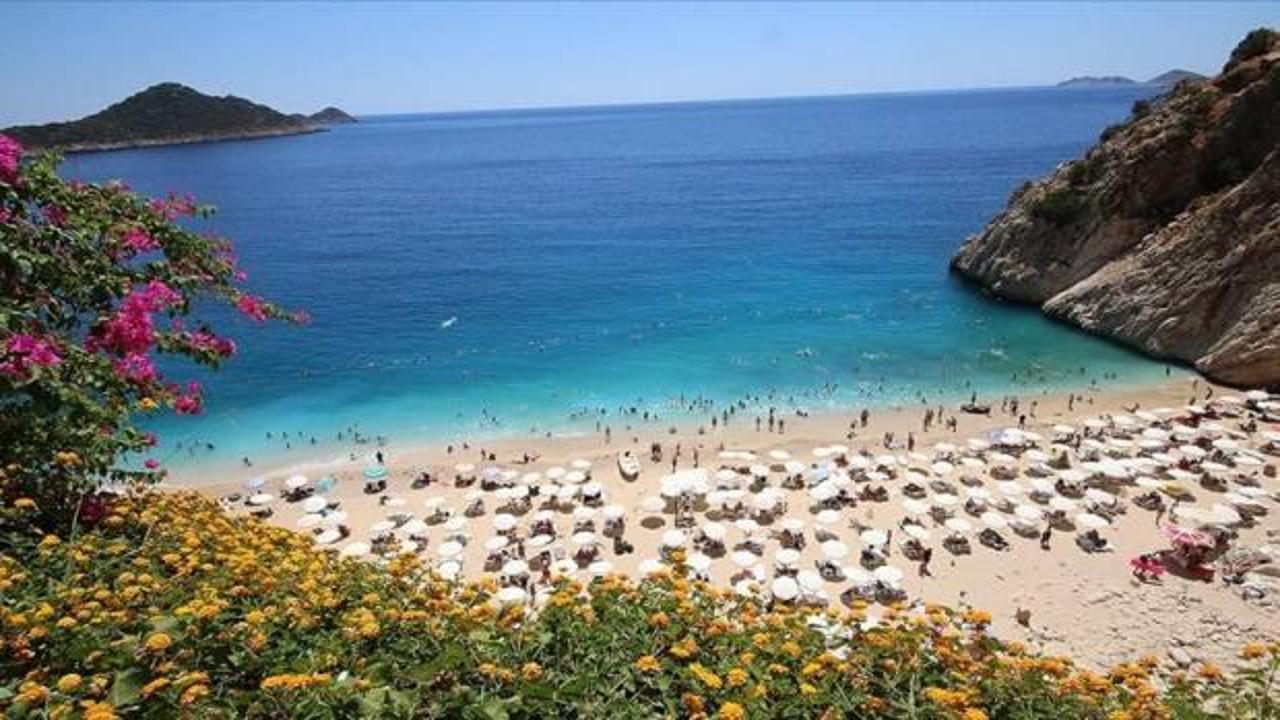 Antalya'ya gelen turist sayısı 11 milyona yaklaştı