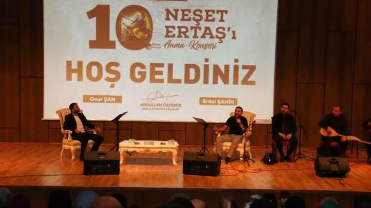 Halk ozanı Neşet Ertaş, t&uuml;rk&uuml;leriyle anıldı