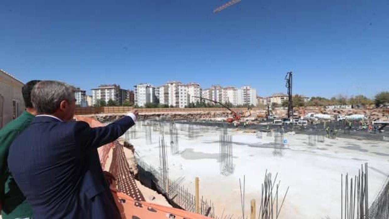 Şahinbey Belediye Başkanı Tahmazoğlu'ndan en b&uuml;y&uuml;k ikinci k&uuml;t&uuml;phanede inceleme