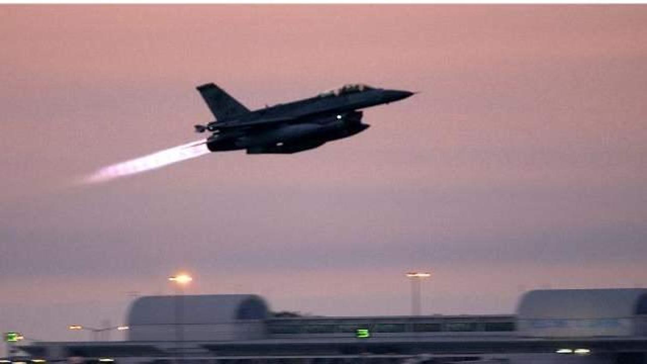 Singapur'da yolcu uçağındaki asılsız bomba iddiası nedeniyle savaş uçakları havalandı