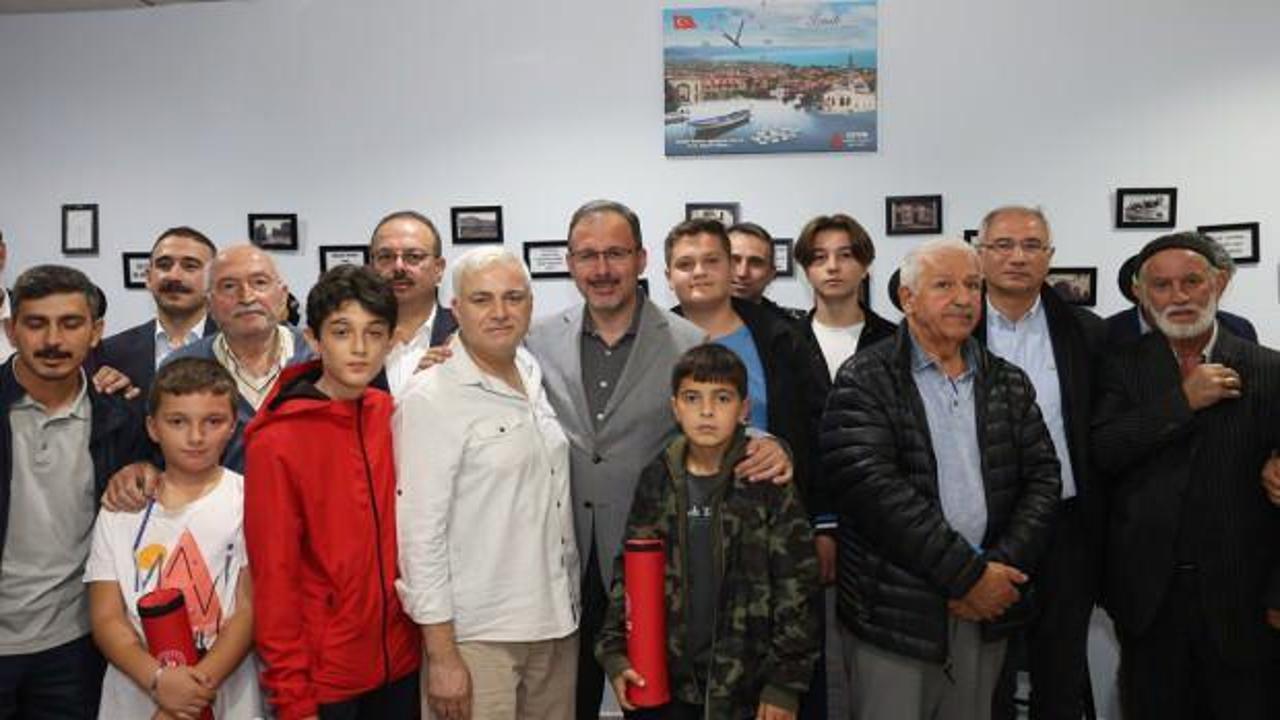 Bakan Kasapoğlu, derbi maçını İznik'te vatandaşlarla izledi