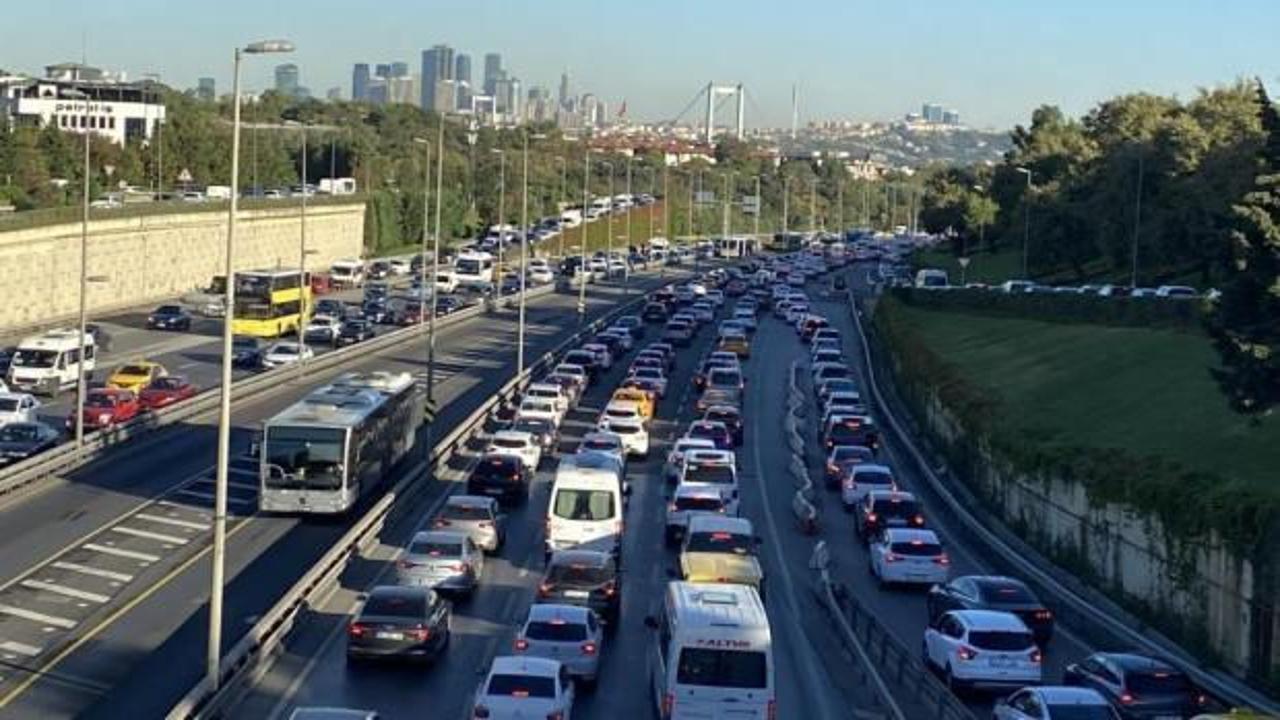 İstanbul’da haftanın ilk gününde trafikte yoğunluk yaşandı