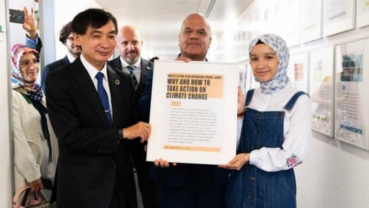 Bing&ouml;ll&uuml; İmam Hatip &ouml;ğrencisi Esra d&uuml;nya birincisi oldu