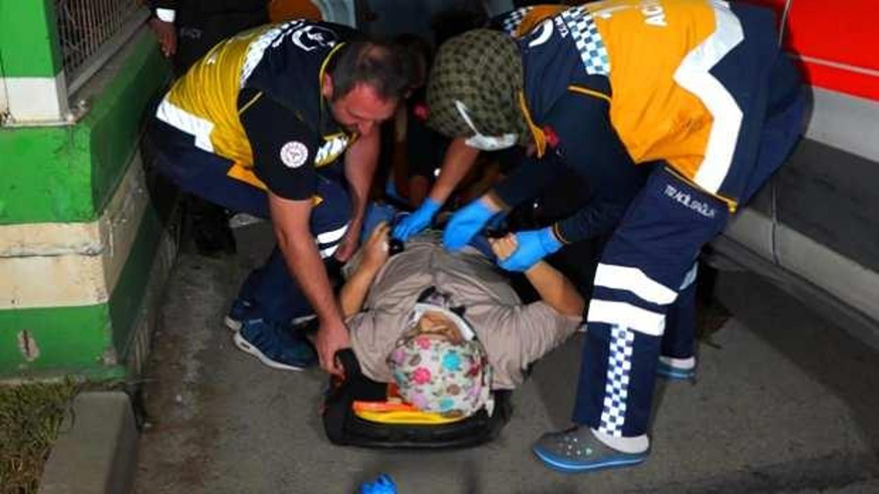 Bursa'da ambulans yaya ge&ccedil;idindeki teyzeye &ccedil;arptı: Bu kadar hızlı gelinir mi be evladım