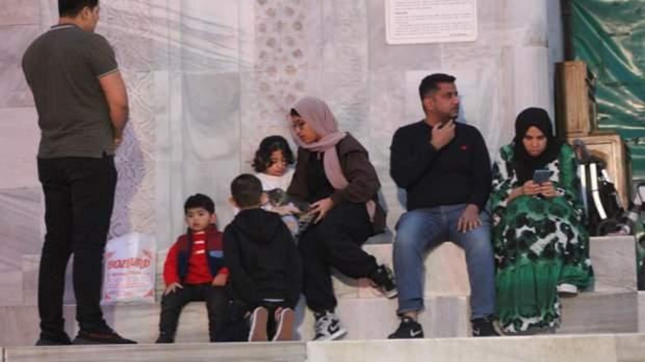 Cami ziyareti yapan turistler hırsızların kurbanı oldu