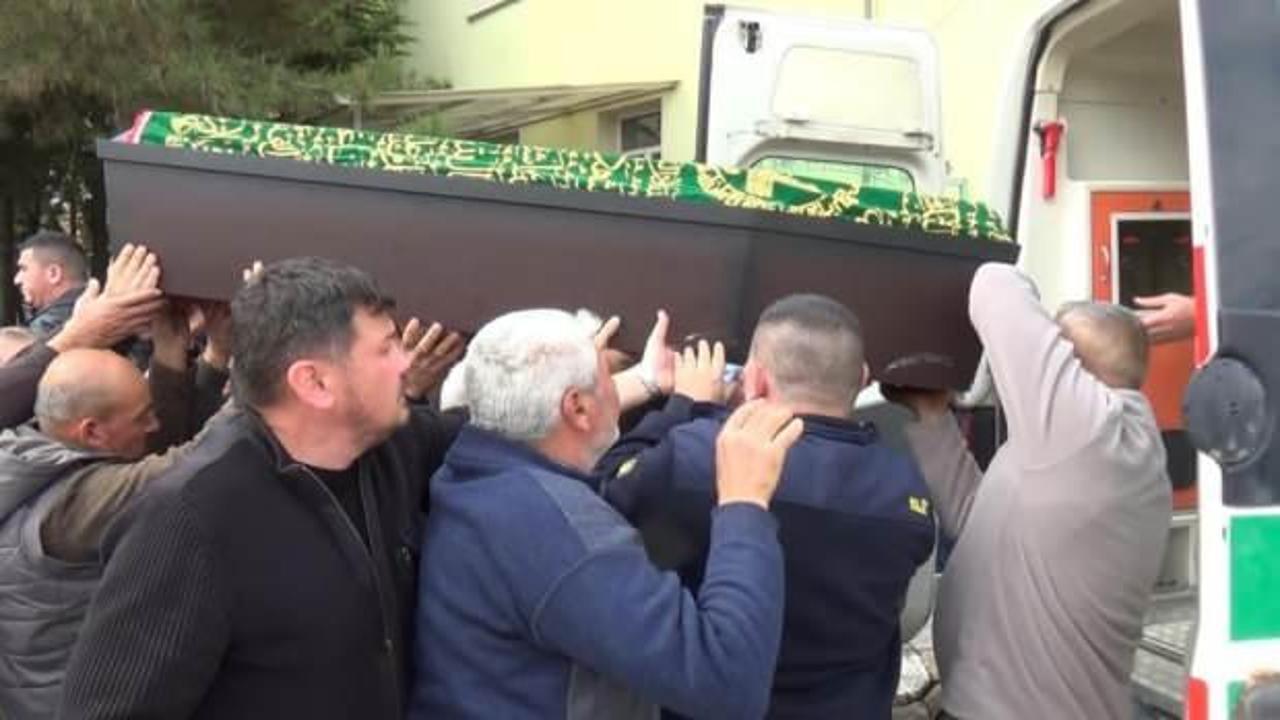 Ehliyetsiz s&uuml;r&uuml;c&uuml;n&uuml;n kurbanı olan 7 yaşındaki Mira&ccedil;&rsquo;ın babası cenazede fenalık ge&ccedil;irdi