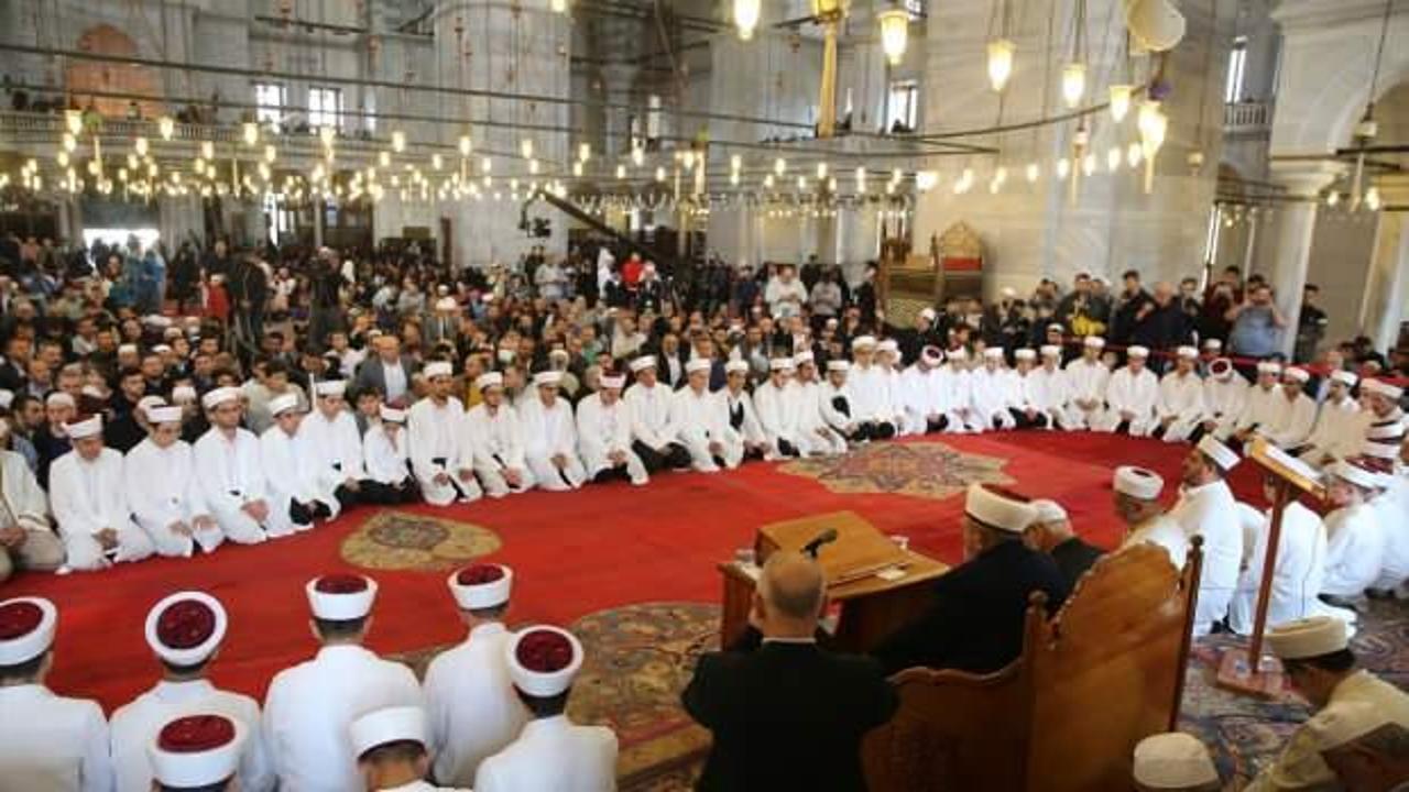 Fatih Camii'nde 82 hafız i&ccedil;in icazet merasimi yapıldı