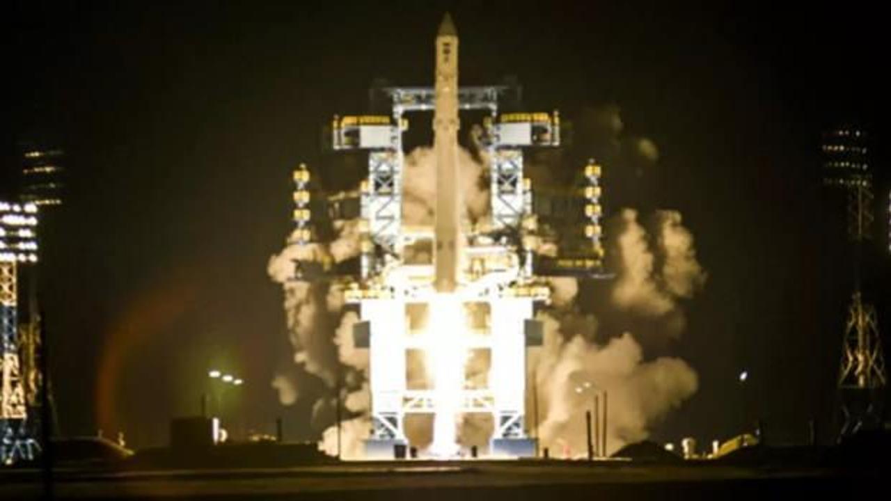 Rusya Angara roketiyle uzaya gizemli bir uydu fırlattı