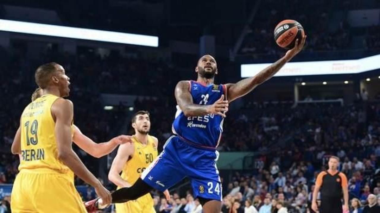 Alba Berlin ilk yenilgisini Anadolu Efes'ten aldı