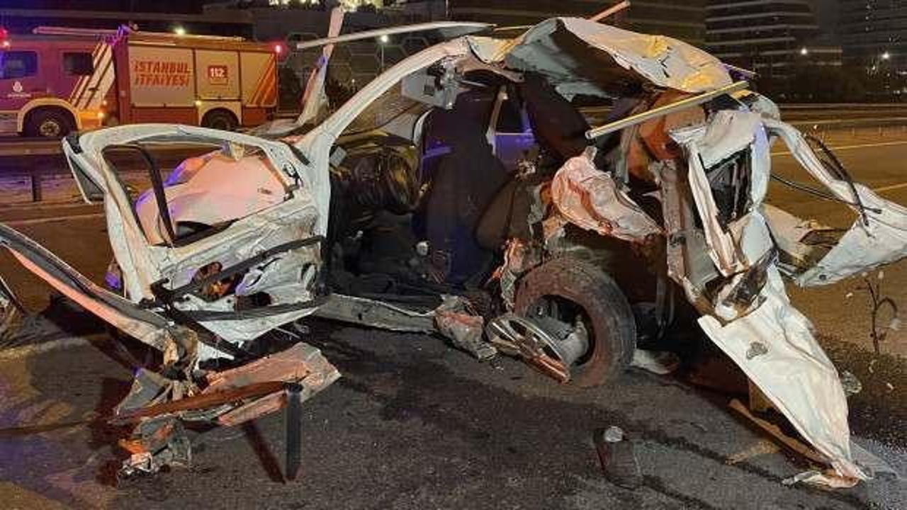Arnavutköy'de feci kaza: 2 kişi öldü, 7 kişi yaralandı