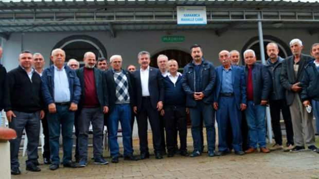 Bu k&ouml;yde her yıl şehitlerin anısına mevlit okutup, lokma dağıtıyorlar