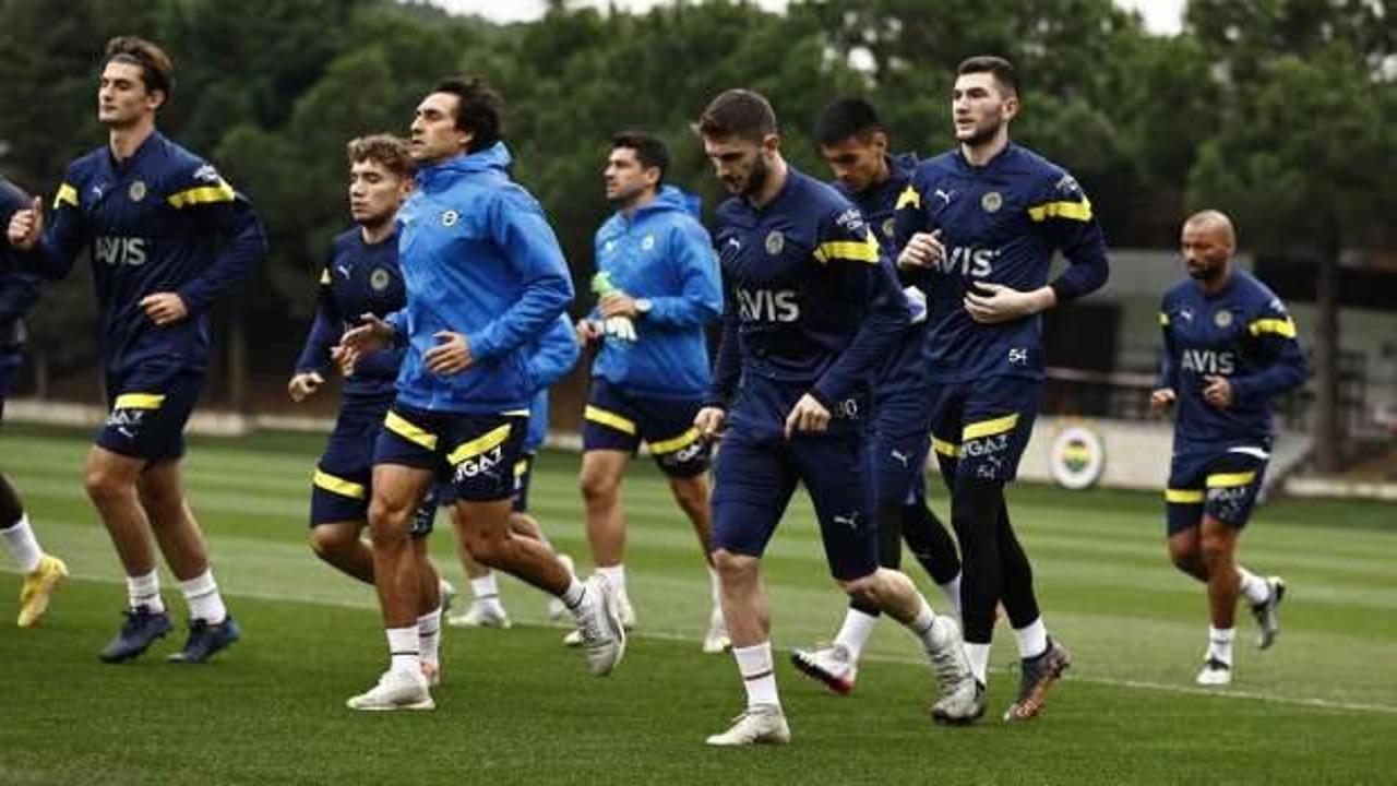 Fenerbah&ccedil;e'den 5 isimden yoksun &ccedil;alıştı