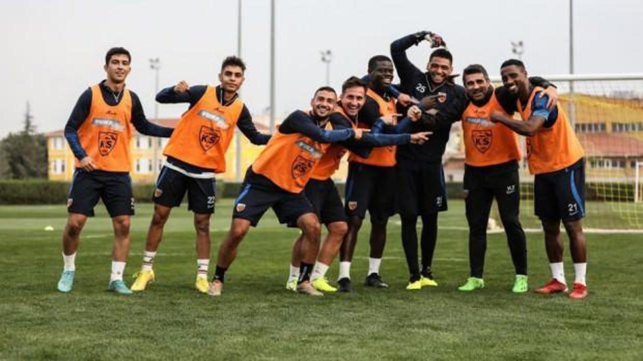 Kayserispor'da iki oyuncu Kasımpaşa ma&ccedil;ında yok!