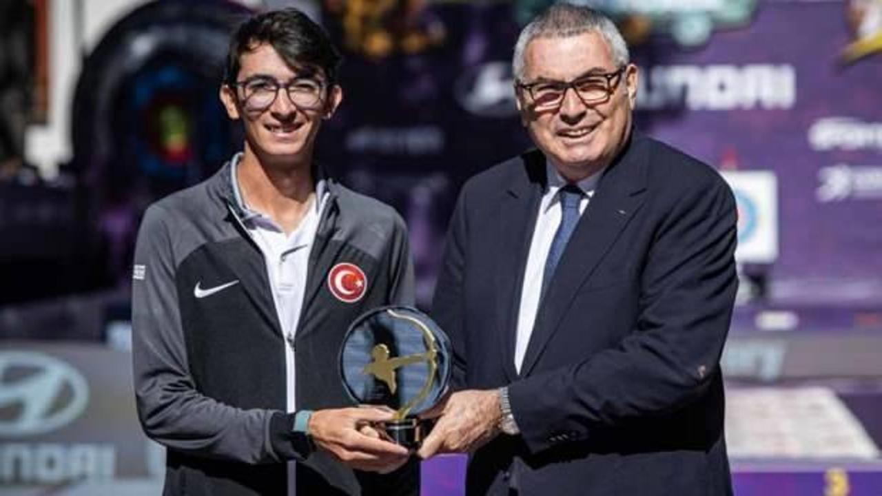 Mete Gazoz'dan b&uuml;y&uuml;k başarı! D&uuml;nya &uuml;&ccedil;&uuml;nc&uuml;s&uuml;...