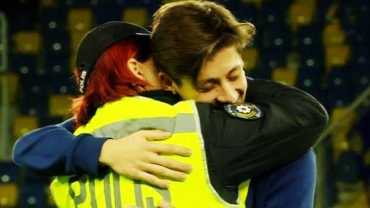 Polis memuru Arda Güler'e sarıldı! Gerçek daha sonra ortaya çıktı