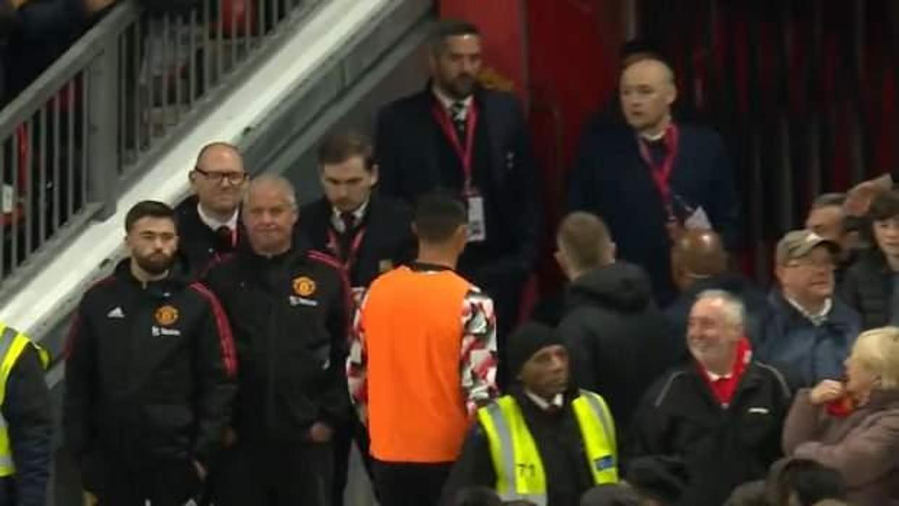 Ronaldo oyuna alınmayınca sinirlendi! Maç bitmeden soyunma odasına gitti