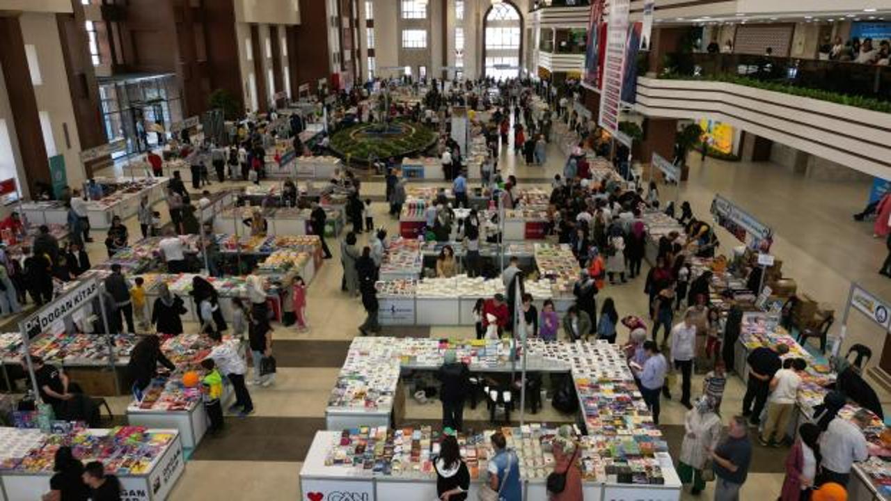 Şahinbey Belediyesi'nin düzenlediği kitap fuarını yüz binlerce kişi ziyaret etti