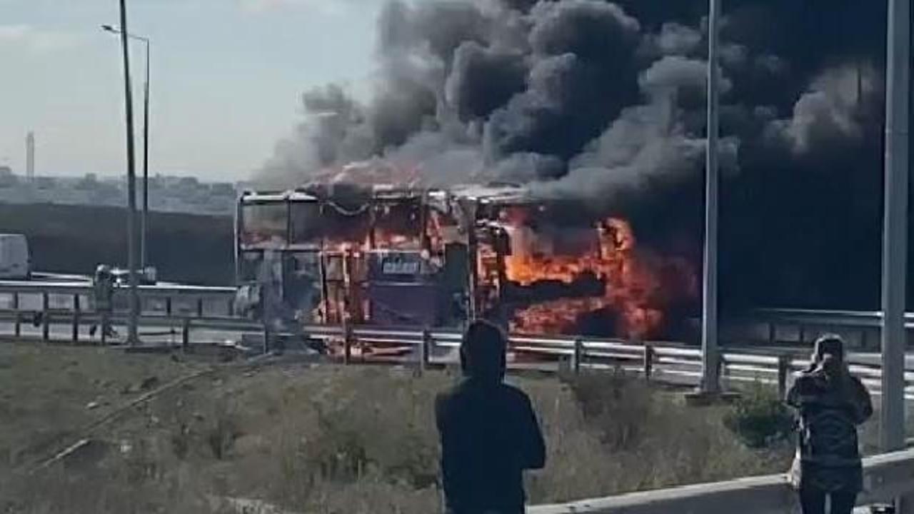 Başakşehir'de yolcu otobüsü yandı!