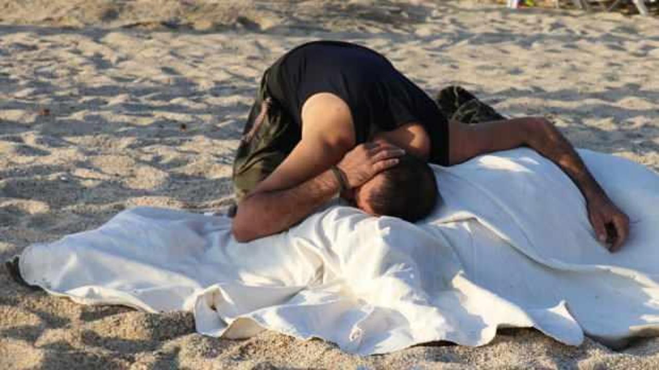 D&uuml;nyaca &uuml;nl&uuml; plajda sahibiyle denize giren eşek boğuldu