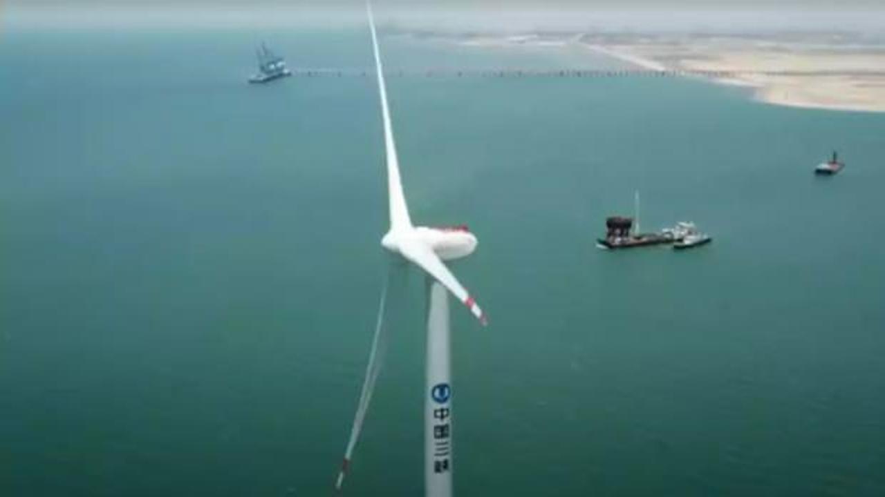 252 metre çapa sahip dünyanın en büyük rüzgar türbini Çin'de inşa edildi
