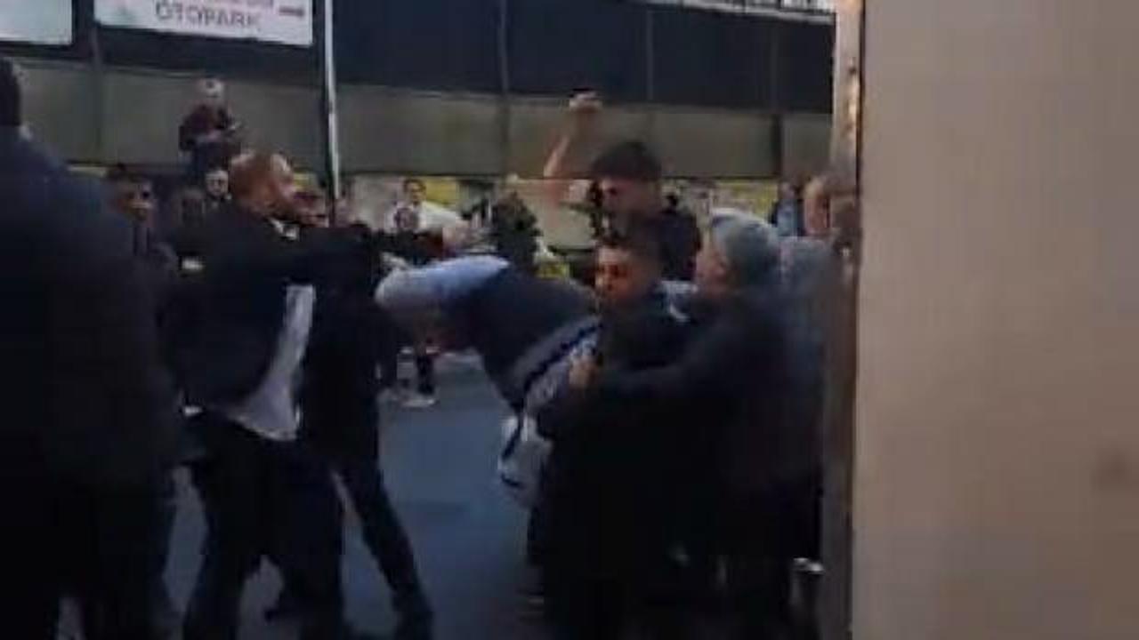 Trafikteki kavgayı ayırmak isteyen zabıta memurları dayak yedi