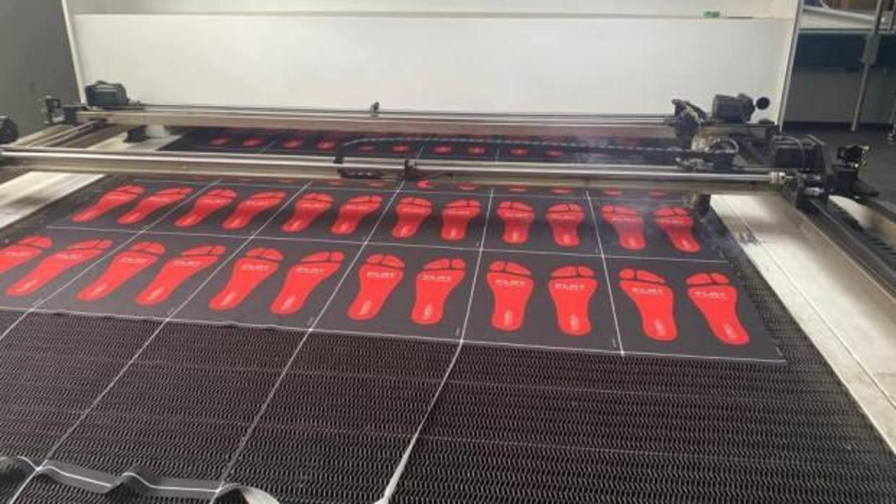 &Uuml;rettiği ayakkabı tabanlarını 47 &uuml;lkeye ihra&ccedil; ediyor