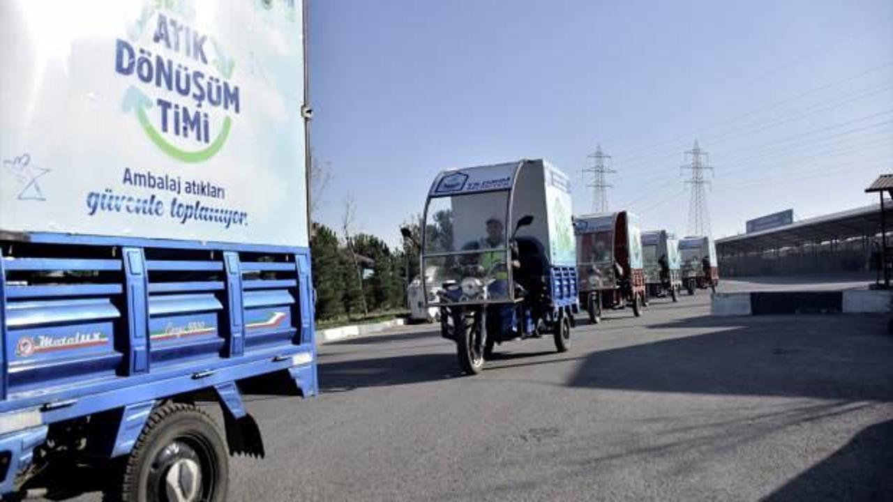 Ayda tam 400 ton topluyorlar... &Ccedil;evre '&ccedil;ek&ccedil;ek&ccedil;ileri'
