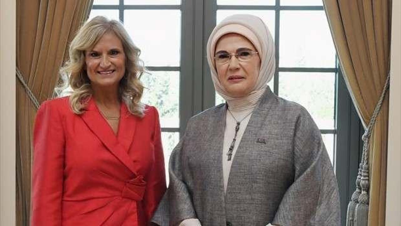 Emine Erdoğan, ABD'nin Ankara Büyükelçisi'nin eşi Cheryl Flake ile bir araya geldi