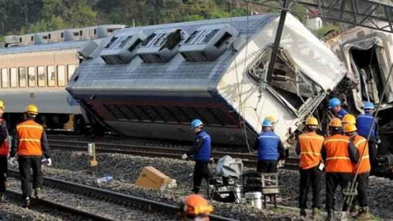 Güney Kore’de yolcu treni raydan çıktı: 30 yaralı