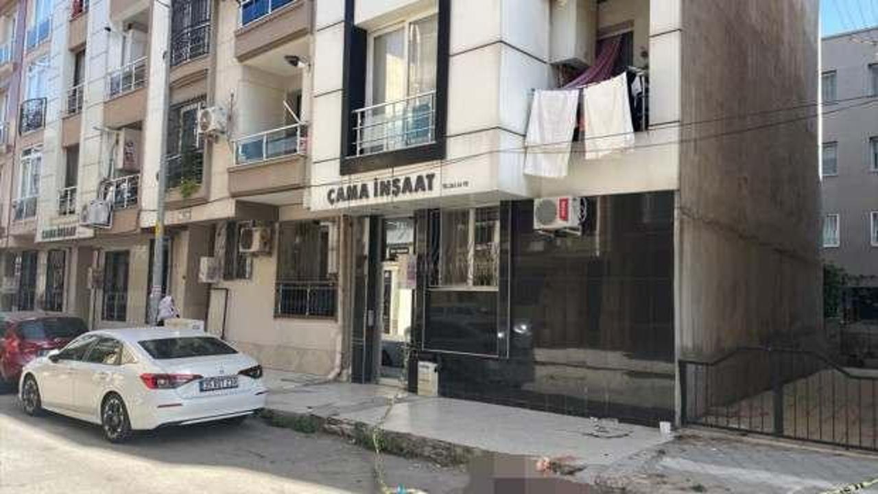 İzmir'deki depremde balkondan atlayan gen&ccedil; vefat etti