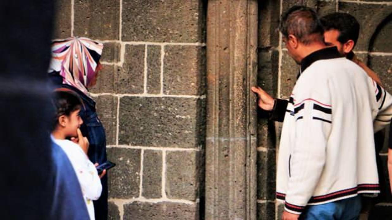 Tarihi Ulu Cami'de El Cezeri tarafından yapıldı: Bu s&uuml;tunlar depremin haberini veriyor