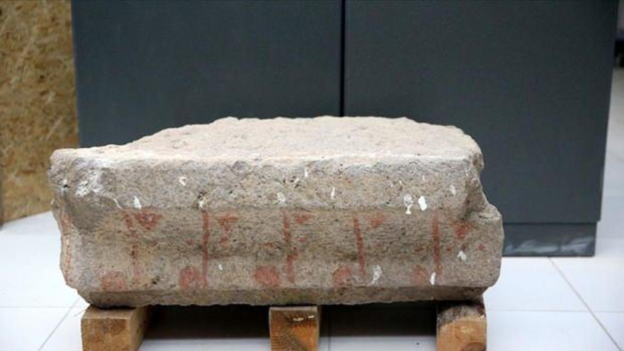 Tesad&uuml;fen bulunan taşlar 1700 yıllık tarım takvimini ortaya &ccedil;ıkardı