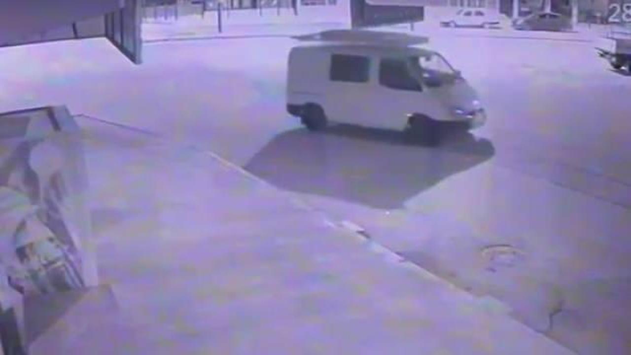 Tırdan hortumla akaryakıt &ccedil;alarken su&ccedil;&uuml;st&uuml; yakalanan hırsız tutuklandı