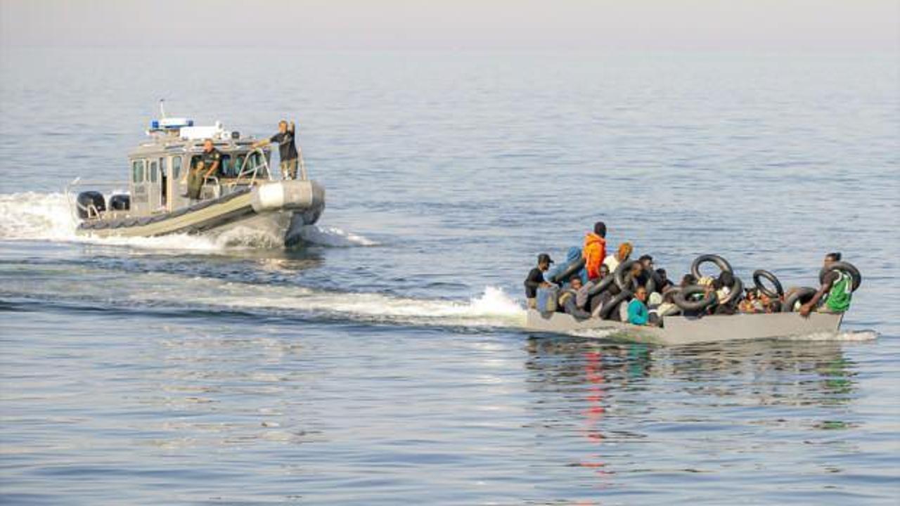 Tunus açıklarında 179 düzensiz göçmen yakalandı