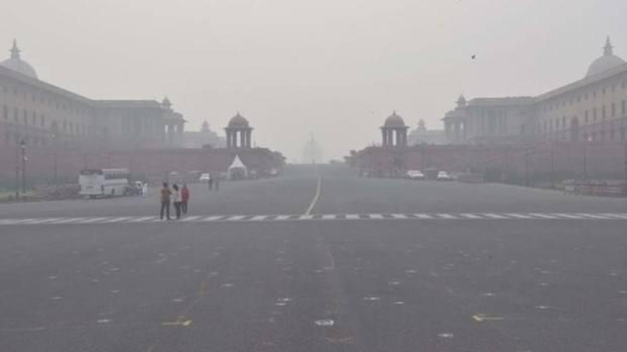 Yeni Delhi'de hava kirliliği tehlikeli seviyede