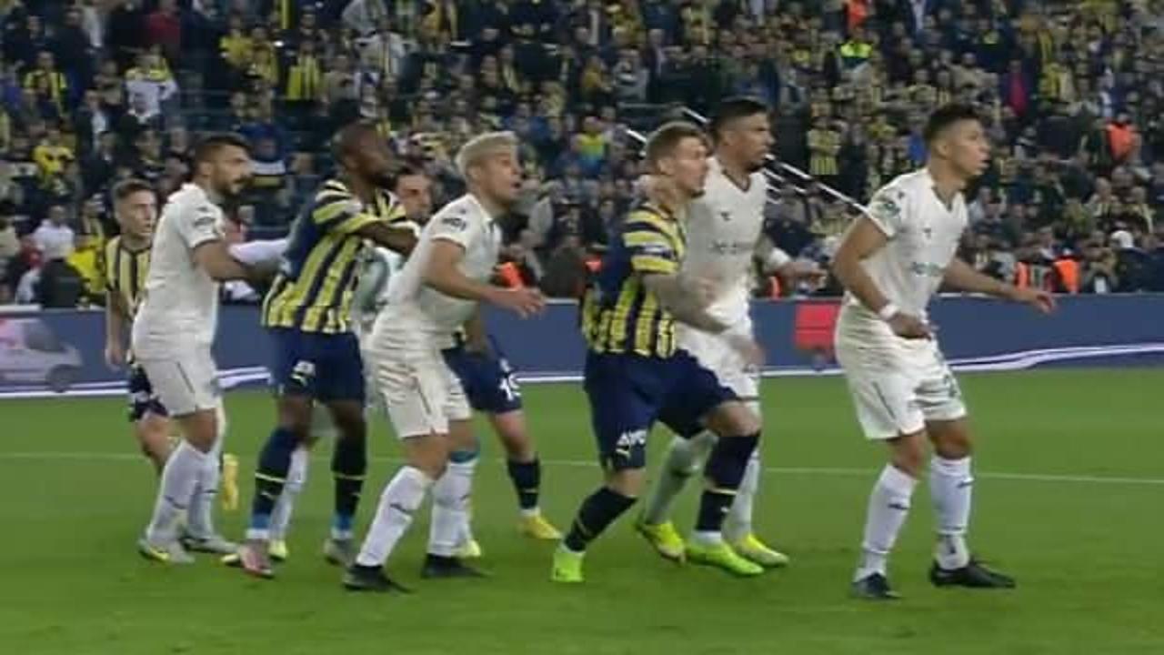 Fenerbah&ccedil;eliler isyan etmişti! Penaltı var mı?