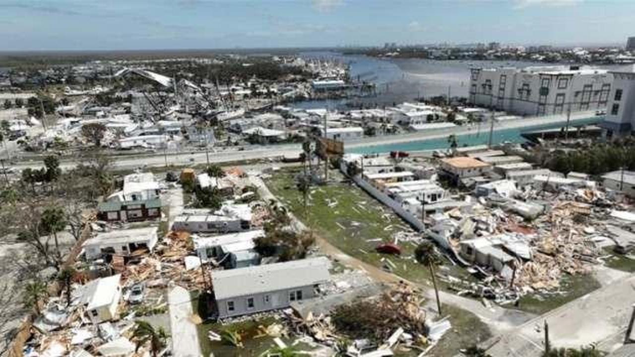 Nicole Kasırgası Florida'yı vurdu