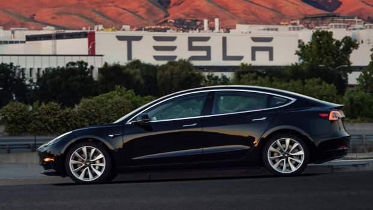 Tesla 80 bin otomobilini geri çağıracak