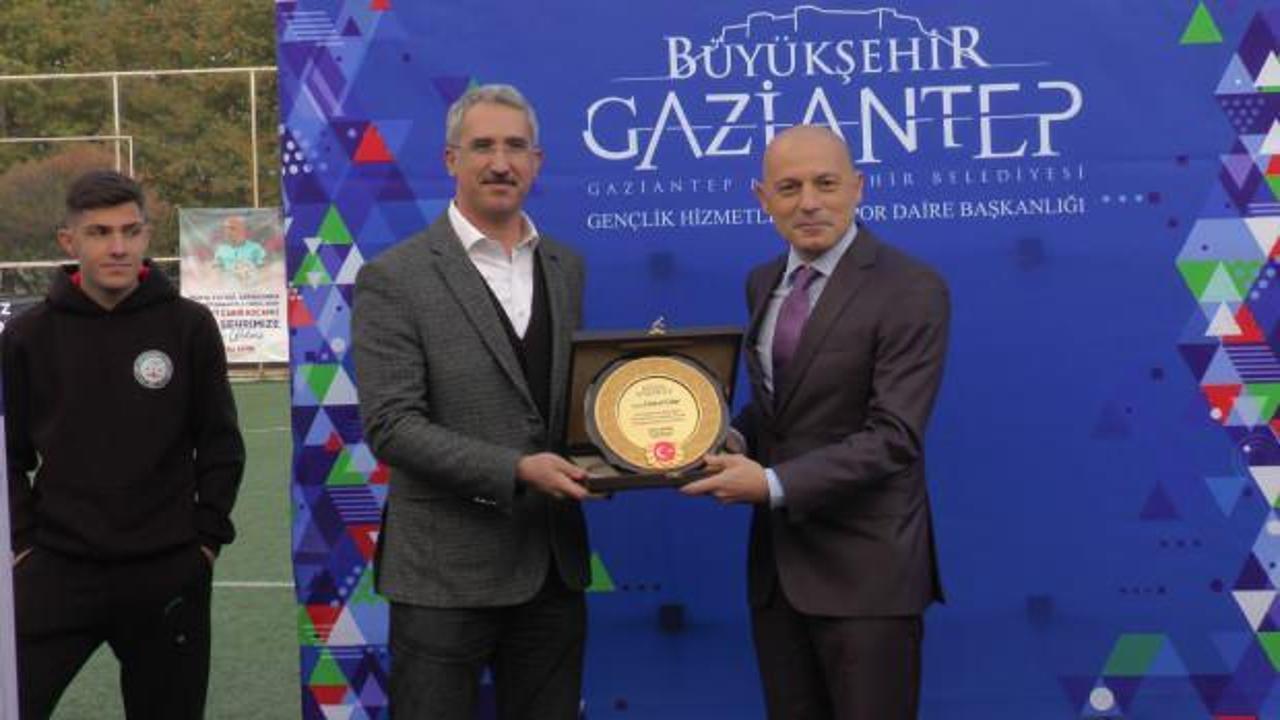Jübile yapacak Cüneyt Çakır'a Gaziantep'te plaket