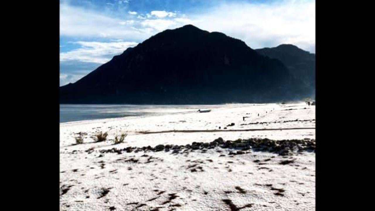 Antalya'nın d&uuml;nyaca &uuml;nl&uuml; &Ccedil;ıralı ve Olympos sahili 20 yıl sonra ilk kez beyaza b&uuml;r&uuml;nd&uuml;!