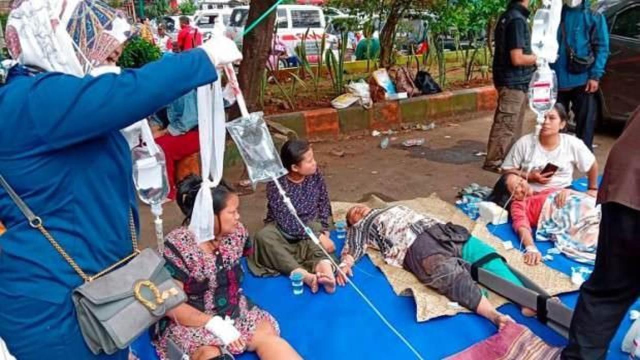 Endonezya'da 5,6 büyüklüğünde deprem: Ölü sayısı 310'a çıktı
