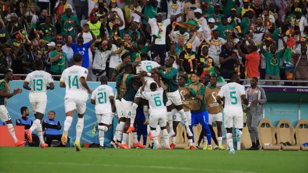 Senegal 3 puanı 3 golle aldı! Katar ikinci maçından da mağlup ayrıldı