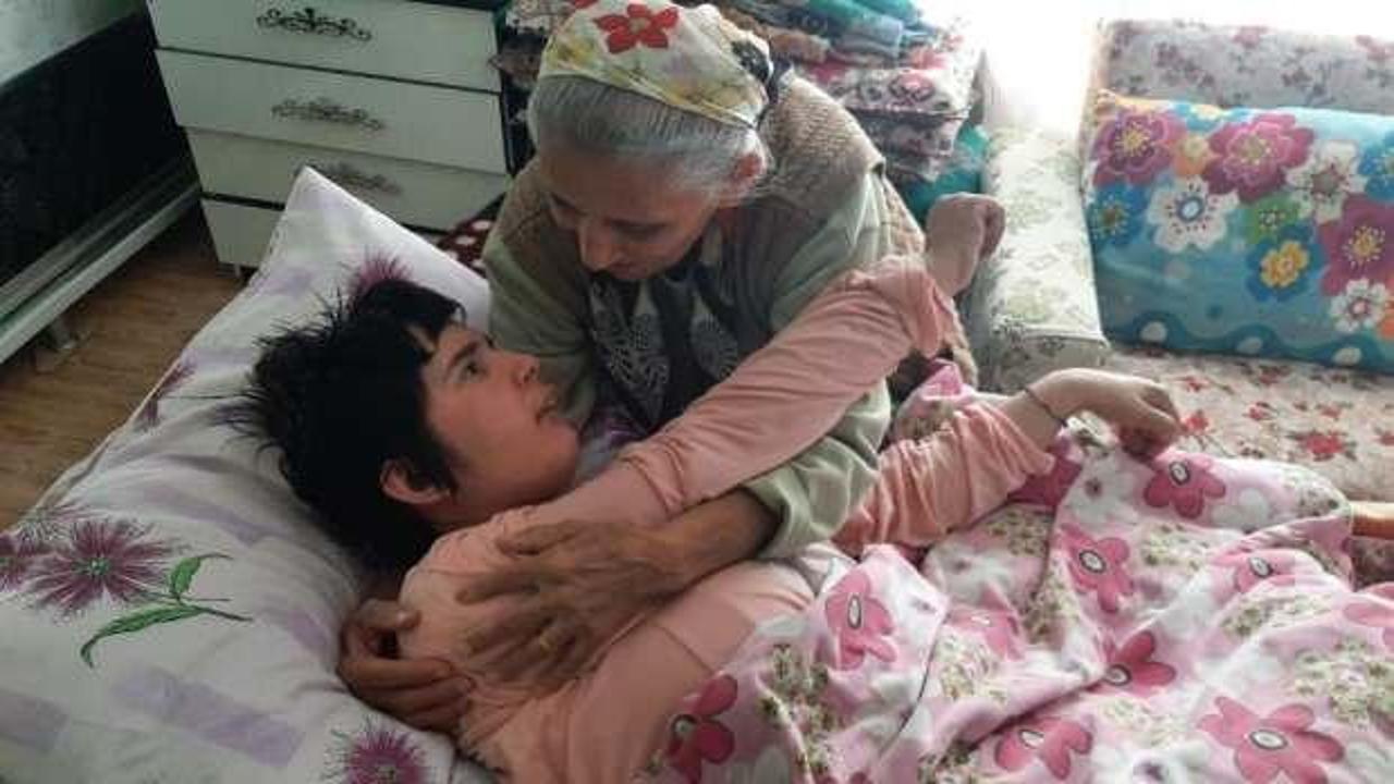 Polis olmak isteyen gen&ccedil; kız ve teyzesinin ağlatan dramı